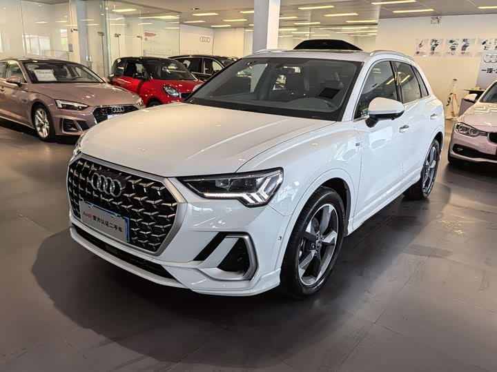 2024 AudiQ3 2024 Model 35 TFSI Fashion DynamicModel