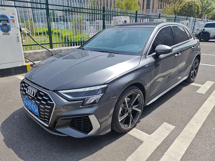2023 Audi A3 2023 Sportback 35 TFSI stylish and sporty