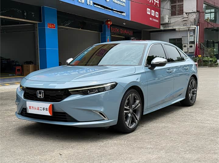 2022 Model 2023 Model 2.0L e:HEV Premium Edition