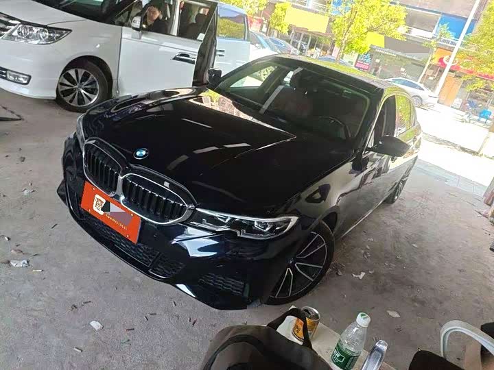 2021 BMW3 Series 2021 Model 325i M Sports Package