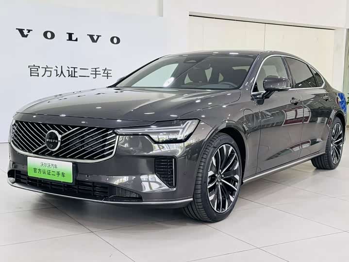 Volvo S90 Plug-in Hybrid 2026 Plug-in Hybrid AWD Long-Range Ultimate Luxury Edition