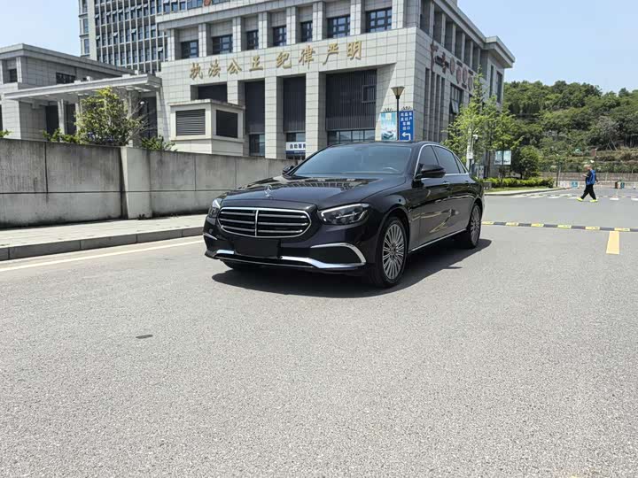 2023 Mercedes-Benz E-Class 2023 E 300 L luxury model