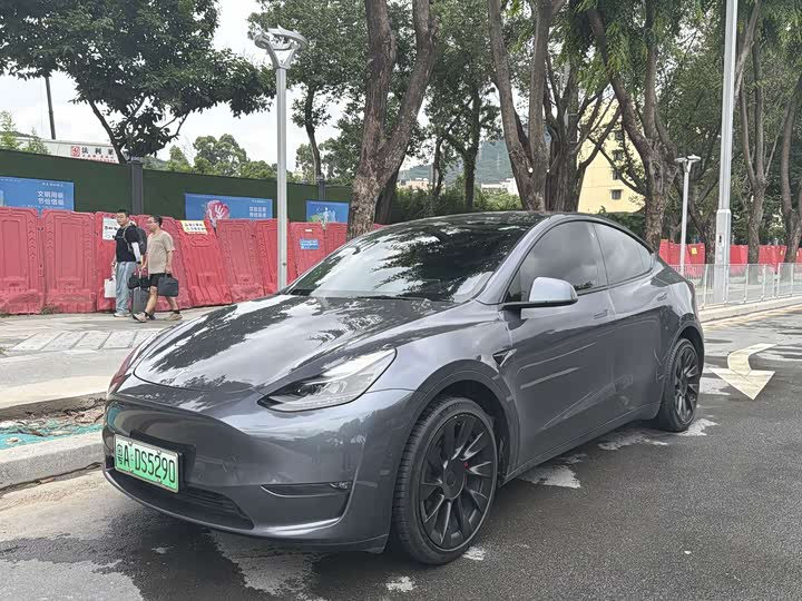 2021 Model Y 2021 long-range all-wheel drive version