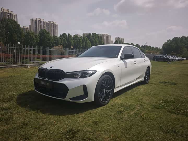 2025 BMW 3 Series 2025 330Li M Sports Night Package
