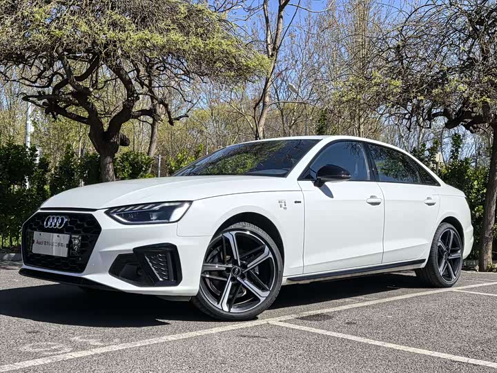 Audi A4L 2025 model 2 million Yuexiang version 40 TFSI luxury dynamic model