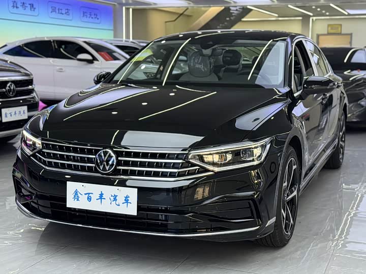 2026 Magotan 2026 model 30 million units selected 380TSI DSG luxury model