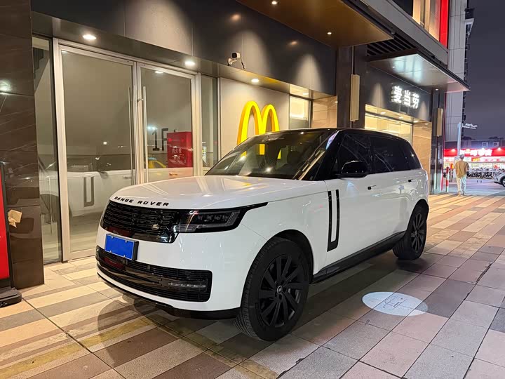 Range Rover 2024 3.0 L6 400PS Extended Edition, seven seats