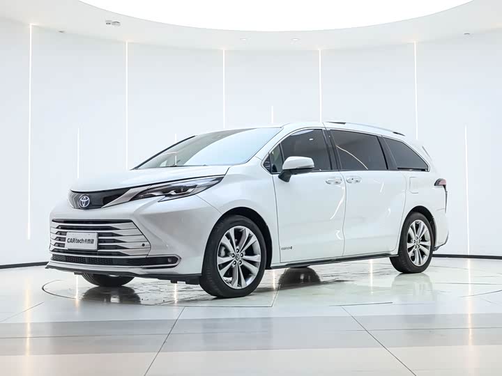 SIENNA 2023 model 2.5L hybrid premium version