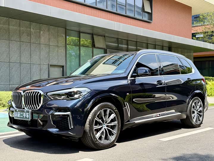 BMW X5 2022 xDrive 30Li M Sports Package