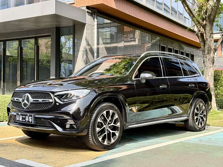 Mercedes-Benz GLC 2023 GLC 260 L 4MATIC luxury 7 seats