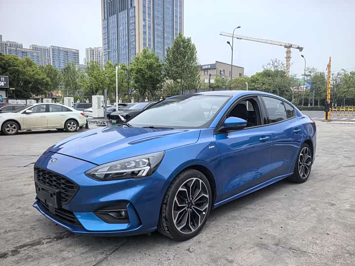 2022 Focus 2021 Model Sedan EcoBoost 180 AutomaticST Line
