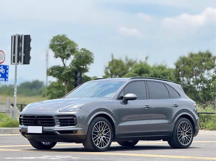 2021 Cayenne 2019 Cayenne 3.0T