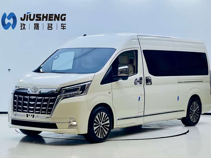HIACE 2021 model 3.5L Middle East version
