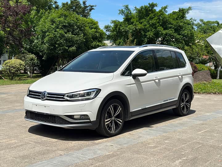 2021 Touran 2018 Model Touran L 280TSI DSG Cross Edition 6-seater China VI