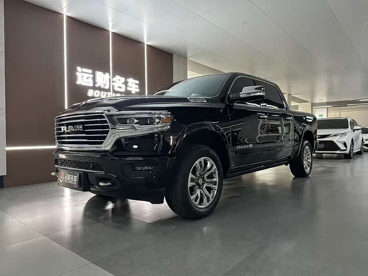 RAM Trucks 2022 Model 5.7L Automatic