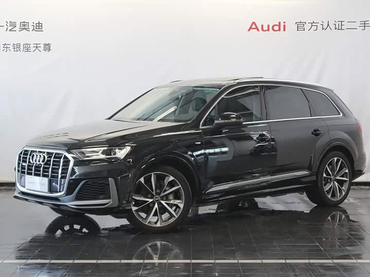Q7 2023 Model 55 TFSI quattro S line Version