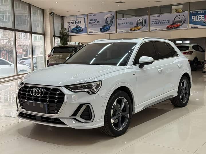 Audi Q3 2022 35 TFSI Stylish Dynamic
