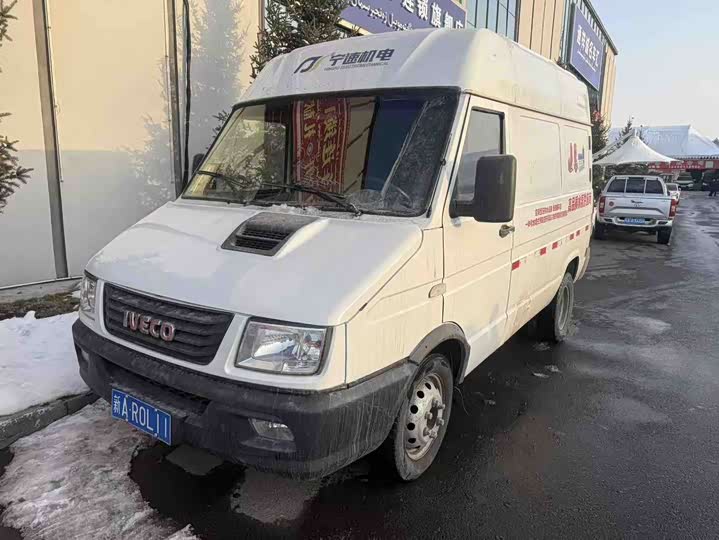 2021 Model 2.8T V35 VAN3