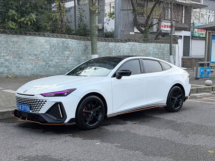 UNI-V 2023 Model 2.0T Edition