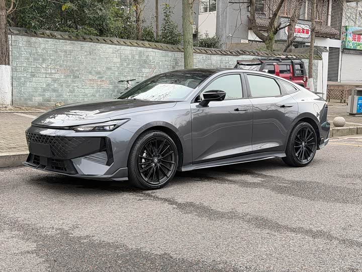 UNI-V 2024 Model 1.5T Premium Version