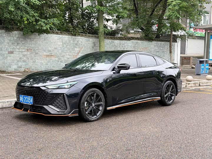 UNI-V 2022 Model 2.0T Edition