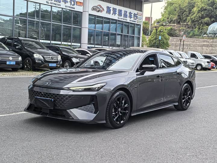 Changan UNI-V 2024 1.5T Prestige Edition