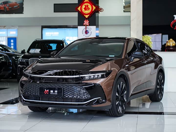 SportCross 2023 Model 2.4T SportCross HEVAWD Edition