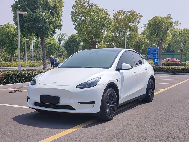 2024 Model Y 2024 rear-wheel drive version