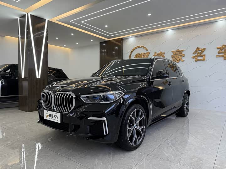 BMW X5 2022 model xDrive 40Li M sports package 