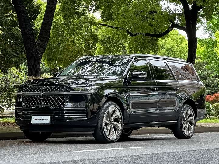 Navigator 2025 3.5T Extended Presidential Edition