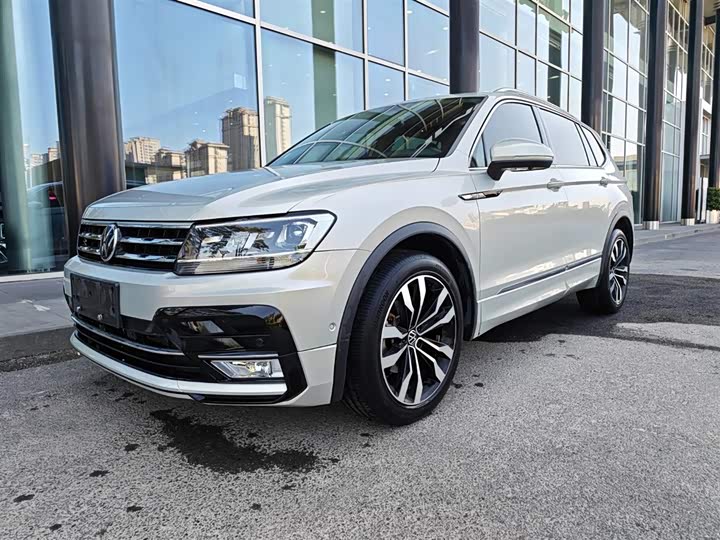 Tiguan L 2021 330TSI automatic two-wheel drive R-Line flagship version