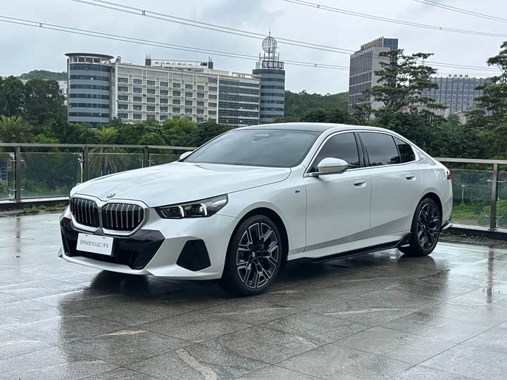 BMW 5 Series 2025 530Li Exclusive M Sports Package