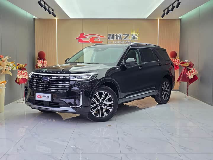2025 Explorer 2024 2.3T EcoBoost four-wheel drive titanium version 6 seats