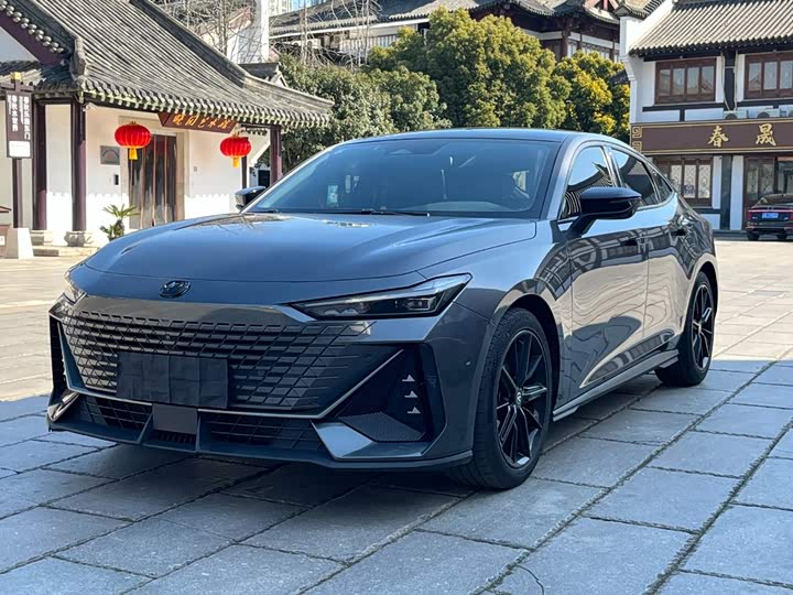 Changan UNI-V 2022 1.5T ZunGui Edition