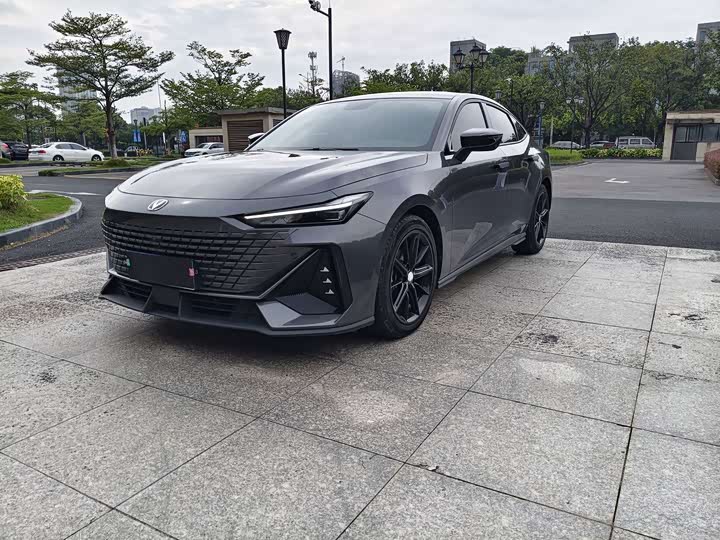 Changan UNI-V 2022 1.5T premium model