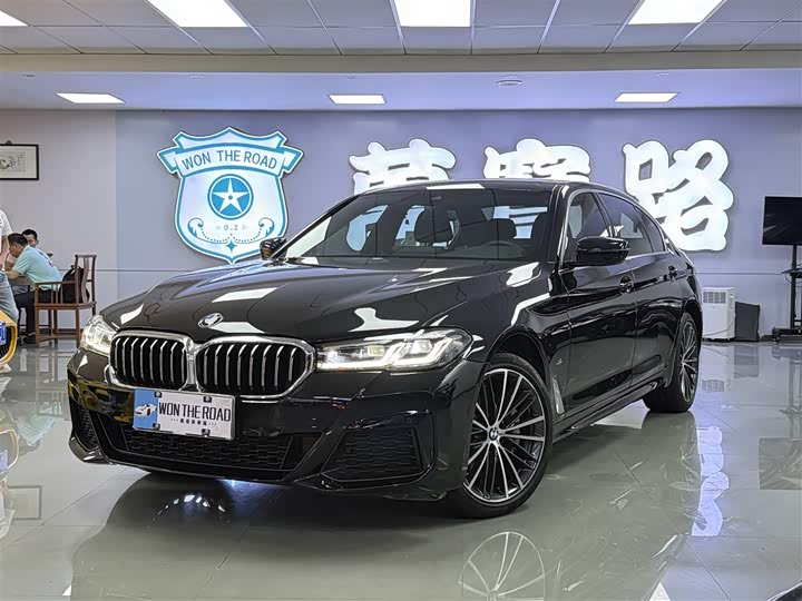 2022 BMW 5 Series 2022 530Li Leading M Sports Package