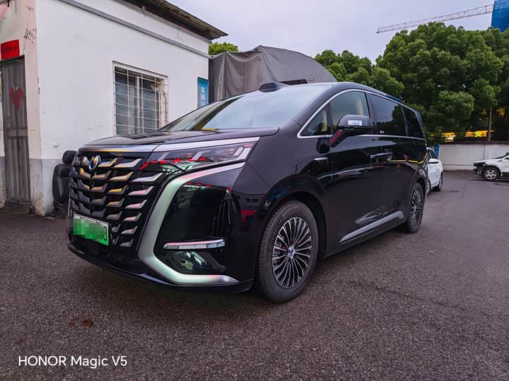 Denza D9+2025 model+DM-i+intelligent driving version+1020+four-wheel drive flagship model+