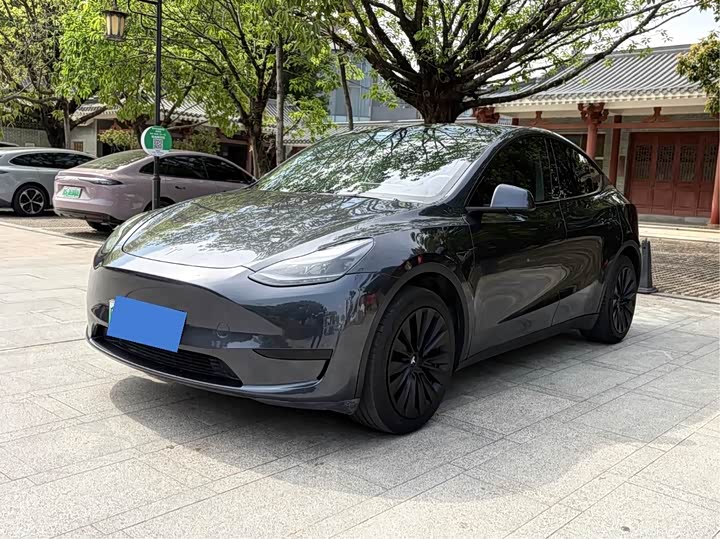 Model Y 2024 rear-wheel drive version