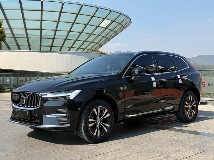 2022 Volvo XC60 2023 model B5 four-wheel drive Zhiyi luxury version