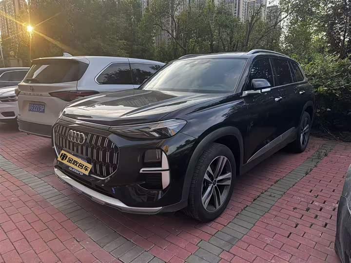 2025 AudiQ6 2025 Model 40 TFSI quattro Commemorative Edition Yulin Package 7-seat