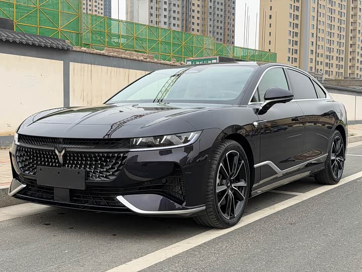 Lantu Chasing Light 2024 PHEV four-wheel drive ultra-long range flagship version