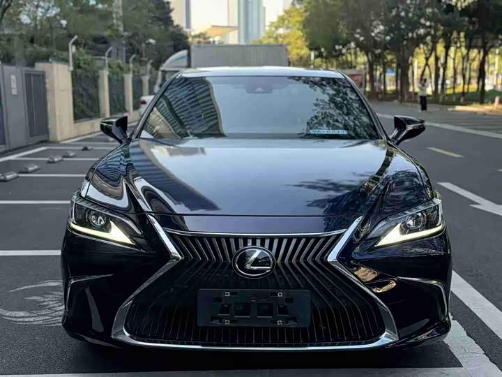 Lexus ES 2021 200 Excellence Edition