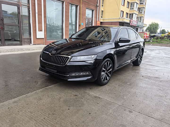 Superb 2023 facelift TSI280 DSG exclusive version