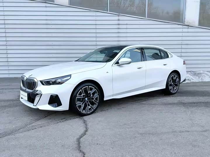2024 BMW 5 Series 2024 530Li M Sport Luxury Package