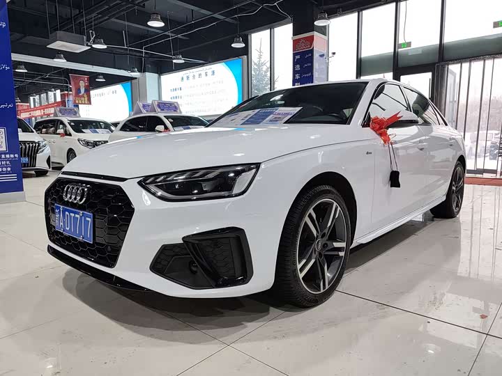 2022 Audi A4L 2022 40 TFSI luxury and dynamic model