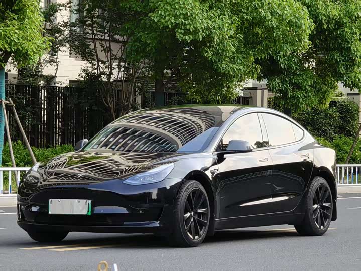 2023 Model 3 2022 rear-wheel drive version