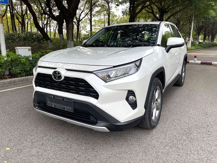 2021 RAV4 Rongfang 2020 2.0L CVT two-wheel drive fashion version