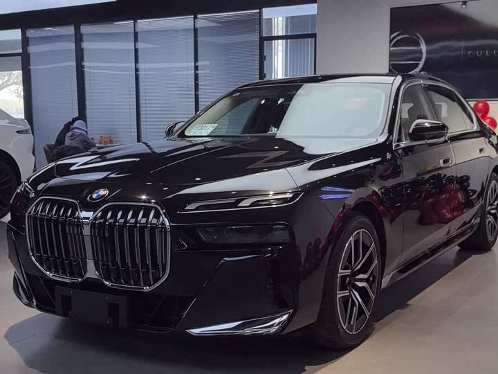 2026 BMW 7 Series 2026 735Li M Sports Package