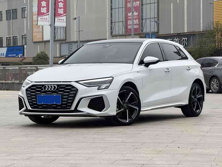 2023 Audi A3 2023 Sportback 35 TFSI stylish and sporty