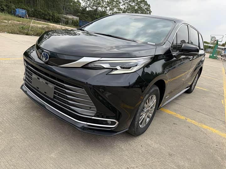 2023 SIENNA 2023 2.5L Hybrid Deluxe Edition